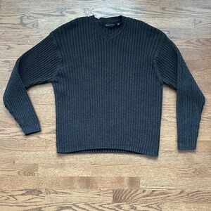 Banana Republic Men's V-Neck Ribbed Sweater in Charcoal